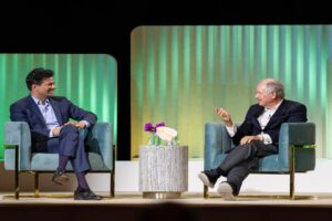 Imagem de Farhad Karim e Steve Schwarzman