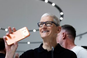 Tim Cook fala sobre IA em reunião geral