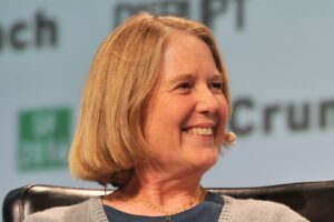 Diane Greene cofundou a VMWare, que reduziu drasticamente o número de computadores necessários para operar a internet, ao permitir que vários aplicativos rodassem em um único servidor