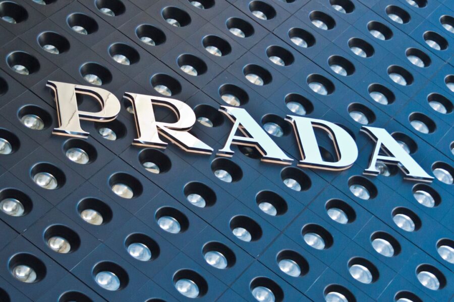 logo prada