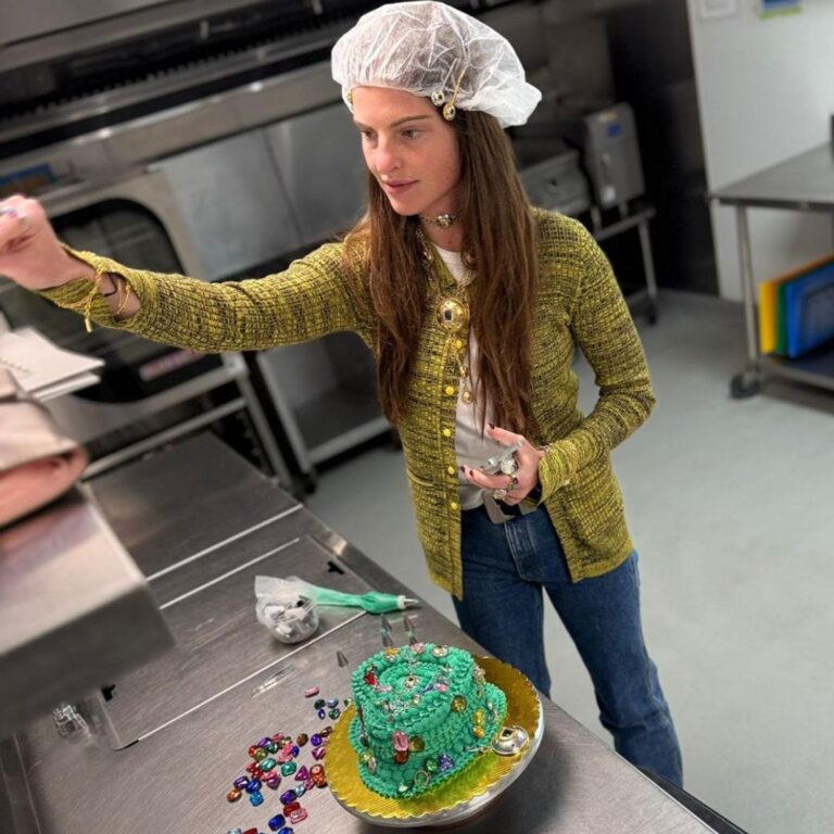 Allison Sheehan ficou conhecida nas redes sociais como "Investment Baker" confeiteira