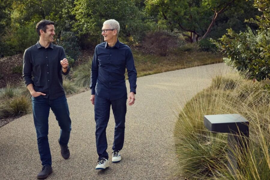 john ternus e tim cook