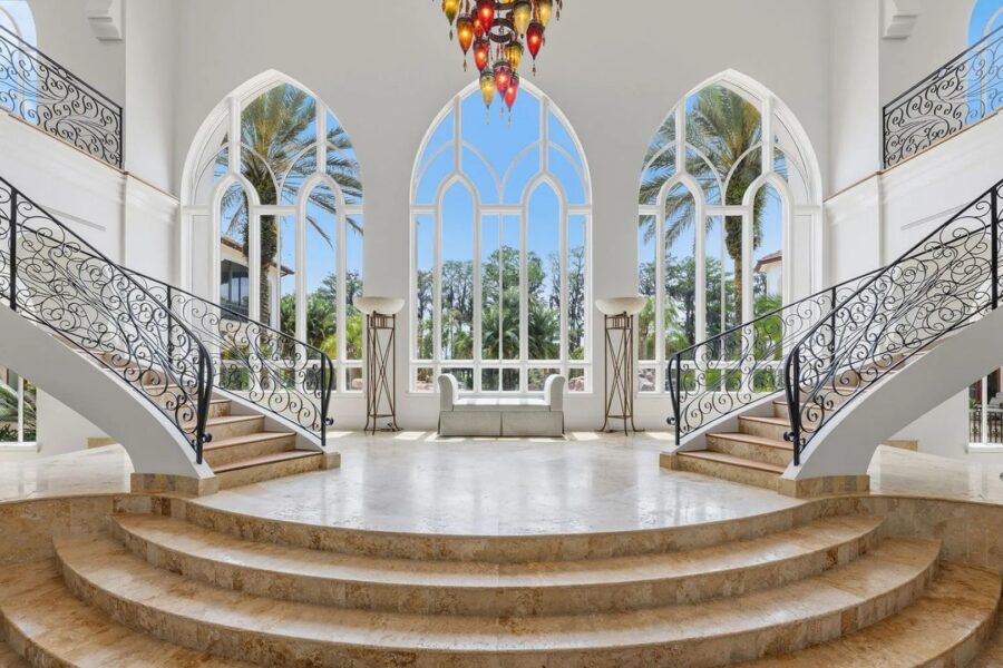 A venda está sob responsabilidade da Sotheby’s em Orlando.