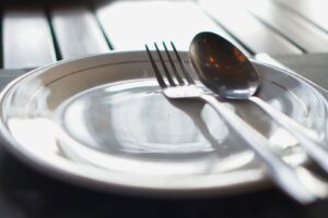 Apostas online drenam renda das famílias, começando pelo prato de comida
