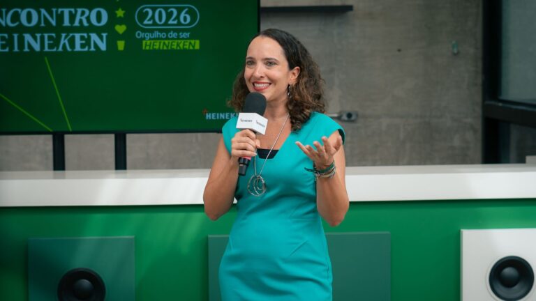 "Me motiva saber que estamos deixando algo maior para a sociedade, como iniciativas de diversidade, inclusão e direitos humanos", diz Andrea