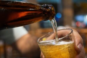 Anuário da Cerveja 2026, do Ministério da Agricultura e Pecuária, registra 1.954 cervejarias em operação, aumento no número de produtos e maior superávit da série histórica nas vendas ao exterior