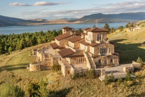 Ilha de Cromwell e seu palácio inacabado
