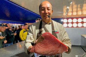 Por Dentro do Bluefin de R$ 35 mil Numa Cerimônia Kaitai: o peixe que é “Boi do Mar”