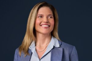 Caroline Carpenedo é um dos destaques da lista Forbes Melhores CHROs do Brasil em 2026
