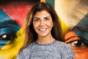 Única brasileira presente na abertura do Obama Presidential Center, Cristiane Sultani teve seu nome gravado na lista de doadores exposta no museu