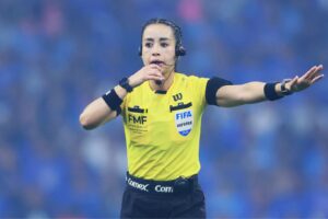 Árbitra central na Copa do Mundo 2026, Katia Itzel García está entre as 3,5% de mulheres na equipe de arbitragem do Mundial masculino