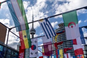 Investidores conseguem se expor a mercados de quase metade dos países do torneio sem precisar abrir conta no exterior