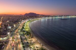 O Índice FipeZAP indica que o metro quadrado na Enseada do Suá custa, na média, R$ 18,1 mil, enquanto a Praia do Canto mostra preço médio de R$ 17,7 mil