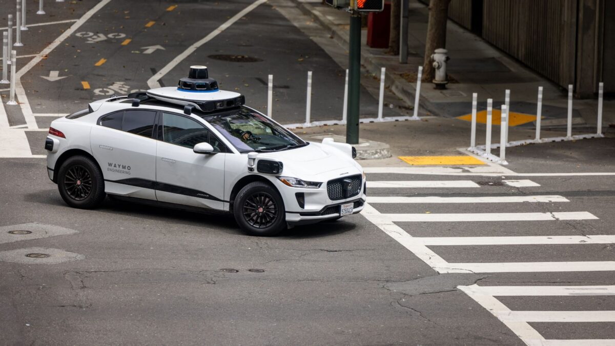 Carro Autônomo na Copa do Mundo: Veja Quanto Custa e em Quais Estádios É Possível Ir de Robotáxi