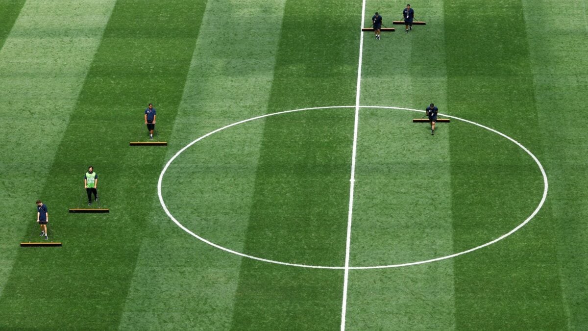 Gramado Híbrido da Copa do Mundo Gera Críticas de Atletas e Exige Força-tarefa em Nova Jersey