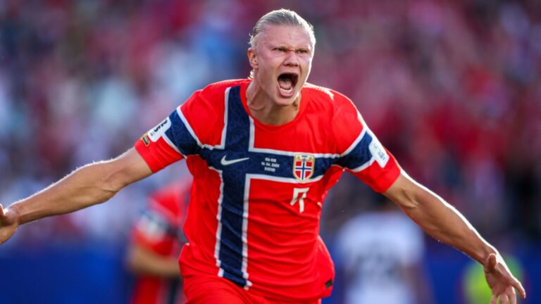 Erling Haaland, que estreia em sua primeira Copa do Mundo, é agenciado pela brasileira Rafaela Pimenta