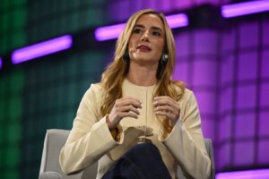 Luana Lopes Lara atribui parte do sucesso da Kalshi, avaliada em US$ 22 bilhões (R$ 113,88 bilhões), ao otimismo e às raízes brasileiras