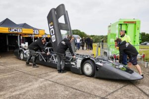 Carro a Hidrogênio Entra em Testes para Desafiar Recorde Mundial de Velocidade