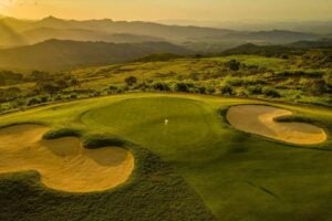 O verde infinito no 14º buraco do Lucero Golf & Country Club é um dos pares quatro mais deslumbrantes de toda a América Latina