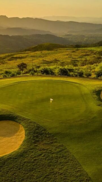 O verde infinito no 14º buraco do Lucero Golf & Country Club é um dos pares quatro mais deslumbrantes de toda a América Latina