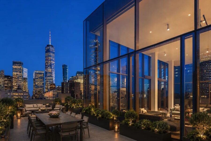 O terraço perimetral soma 418 m²