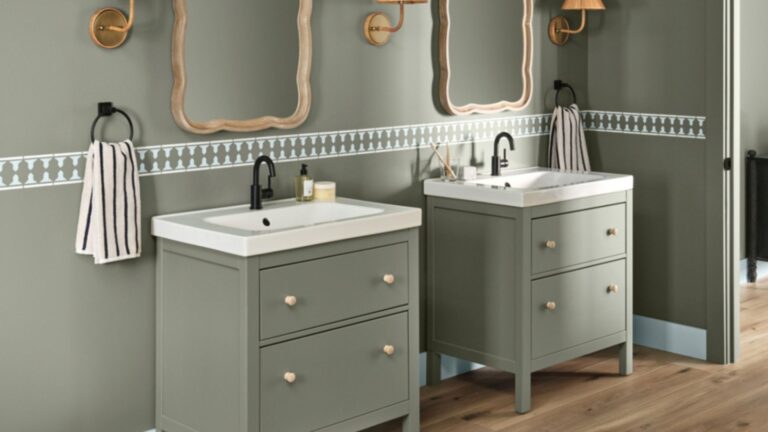 Valspar Warm Eucalyptus 8004-28F