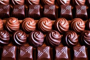 10 Razões para Comer Chocolate, o Principal Doce Feito de Cacau
