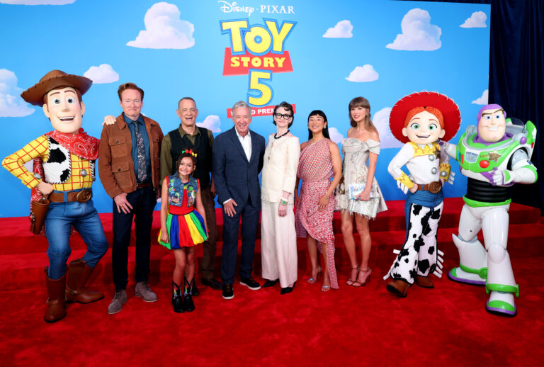 Taylor Swift na estreia de "Toy Story 5"