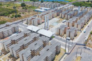 O Minha Casa Minha Vida atingiu orçamento recorde de mais de R$ 200 bilhões, mas enfrenta preocupações sobre a disponibilidade futura de crédito