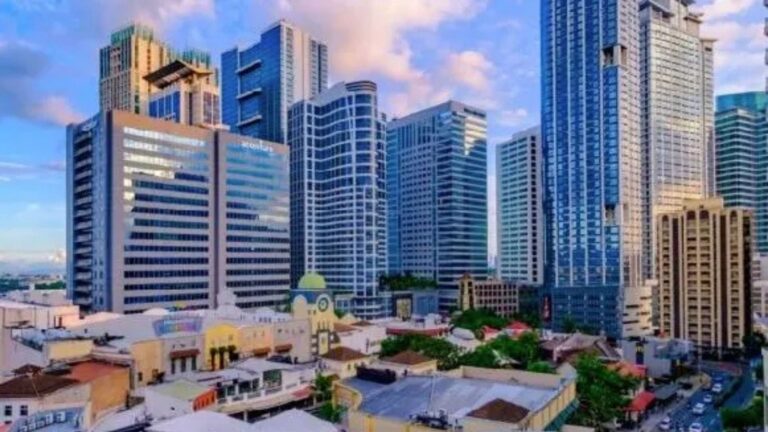 A Megaworld está incorporando o Eastwood Mall, localizado em seu primeiro empreendimento urbano planejado (township), ao seu fundo imobiliário