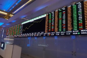Ibovespa sobe em consonância com mercados internacionais