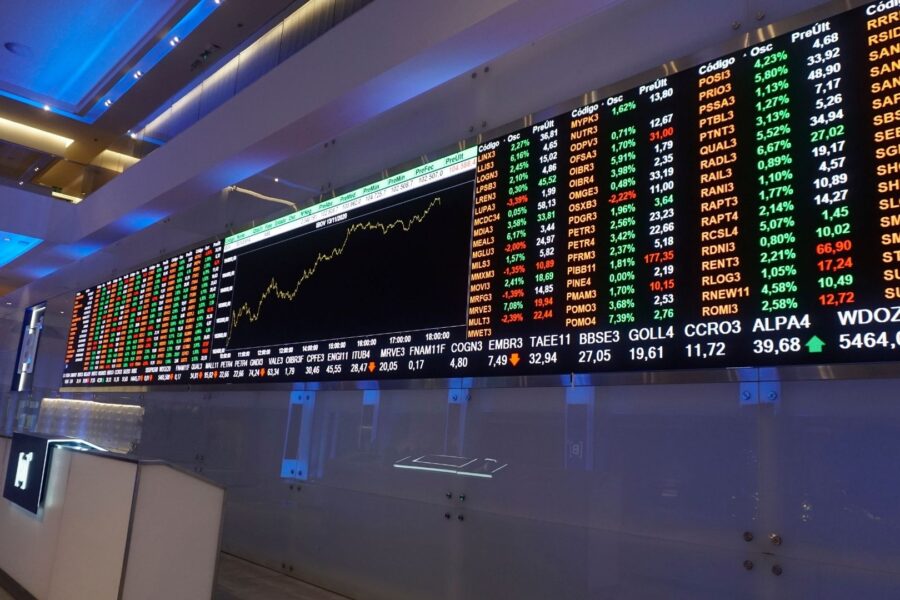 Ibovespa sobe em consonância com mercados internacionais