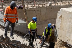 Relatório da KPMG aponta que 71% dos líderes globais da construção civil estão otimistas com o setor, puxados pela forte demanda por infraestrutura