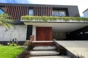 O imóvel de maior valor no leilão do Santander é uma casa em condomínio de 351 metros quadrados em João Pessoa (PB), com lance inicial de R$ 1,39 milhão
