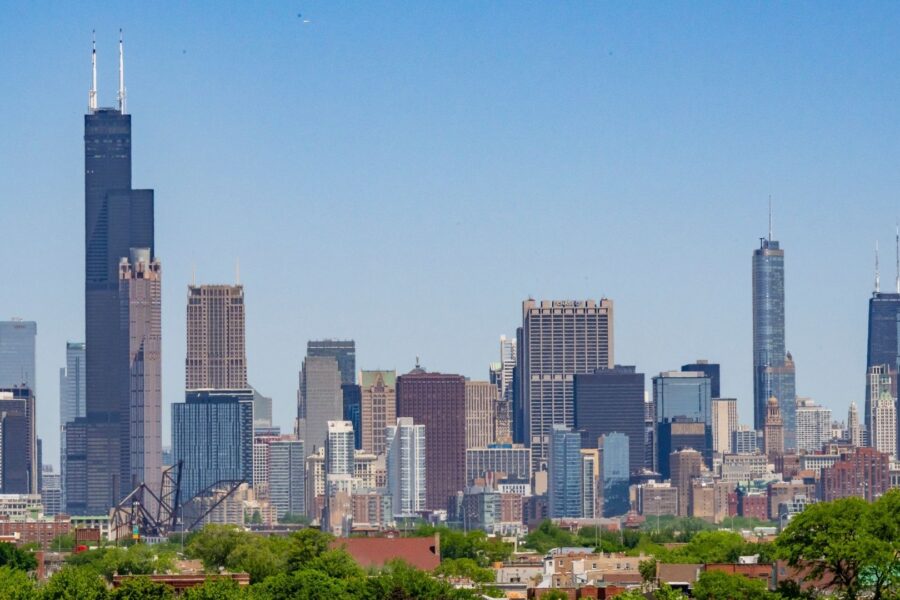 Chicago lidera os projetos de reutilização adaptativa nos Estados Unidos com a meta de entregar mais de 800 novos apartamentos no centro da cidade este ano