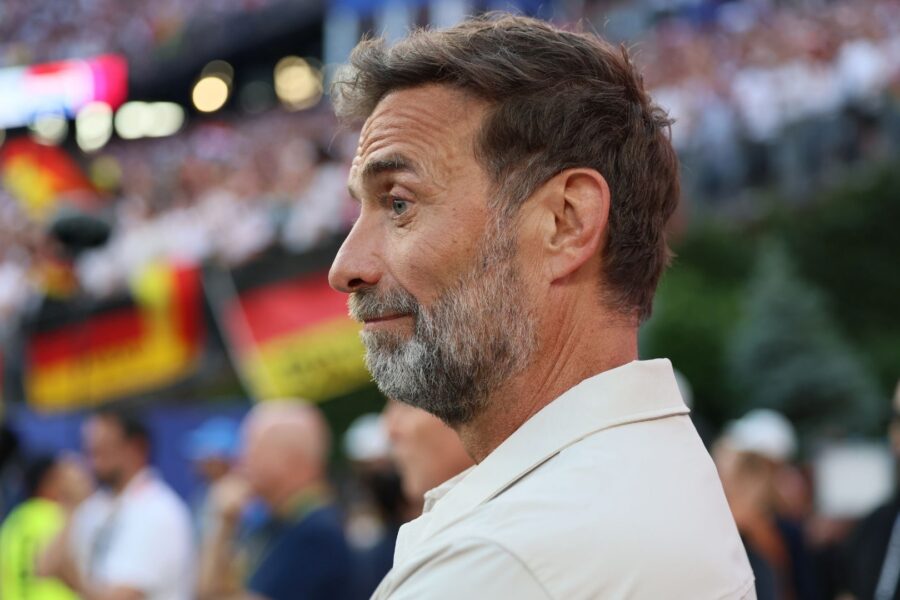 Famoso por implementar a tática do "Gegenpressing", Jürgen Klopp chega à seleção para iniciar um novo ciclo após a queda da Alemanha para o Paraguai