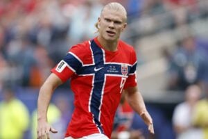 Erling Haaland marcou dois gols e foi decisivo para a classificação da Noruega; atacante disputa com Messi e Mbappé a artilharia da Copa do Mundo de 2026
