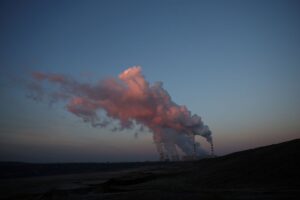 UE Planeja Cortes Graduais de CO2 e Mais Licenças Gratuitas de US$ 6,8 Bilhões na Reforma do Mercado de Carbono
