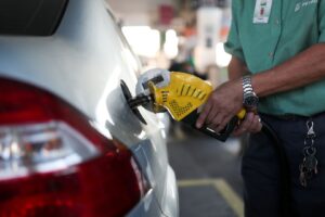 Preços de Etanol, Diesel e Gasolina Registram Queda nos Postos do País em Julho