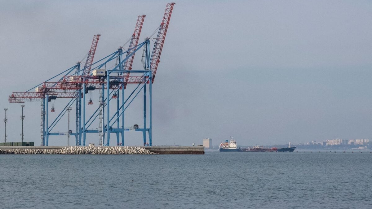 Ucrânia Promete Defender Portos para Manter Fluxo de Exportação de Grãos após Ataques