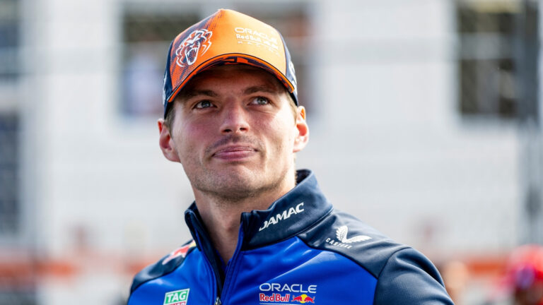 O tetracampeão mundial de Fórmula 1 Max Verstappen se mudou para o Le Renzo em 2026 com sua namorada, Kelly Piquet, os dois filhos, três gatos e um cachorro