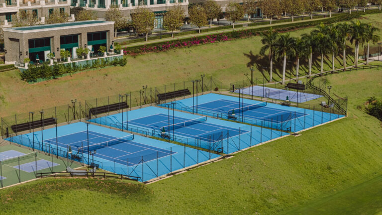 Parceria inédita garante a instalação das primeiras quadras oficiais do Grand Slam fora do complexo australiano