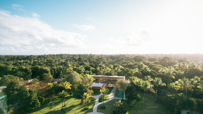 A limitação de áreas construídas e as regras específicas do IPHAN para preservação da paisagem impulsionam os preços dos ativos na região