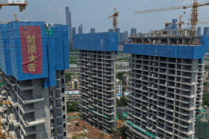 Enquanto Luzhou e Baotou lideram as quedas no setor residencial, Xangai registra apreciação isolada de 3% no valor dos imóveis