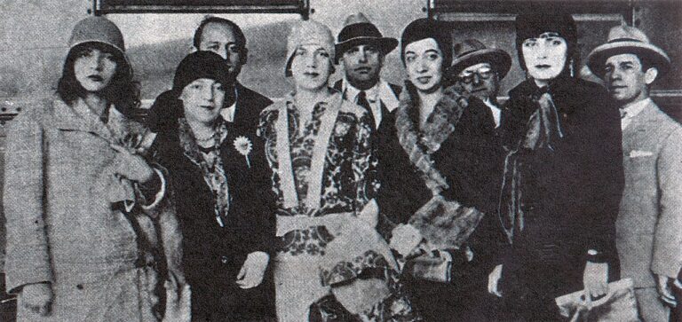 Da esquerda para a direita: Pagu, Anita Malfatti, Tarsila do Amaral, Oswald de Andrade, Elsie Houston, Benjamin Péret e Eugênia Álvaro Moreyra