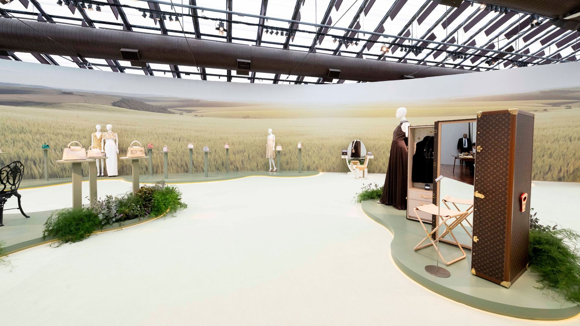 Louis Vuitton Apresenta a Excelência de Seus Métiers em Mostra