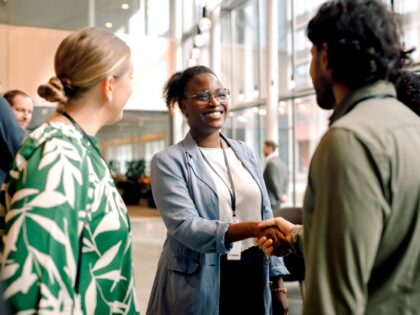 Trocar cartões em eventos é fácil, mas construir confiança por meio do networking leva tempo