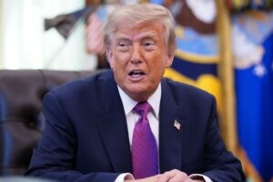 Trump criticou duramente o programa de vistos e quer aumentar permanentemente a tarifa cobrada das empresas