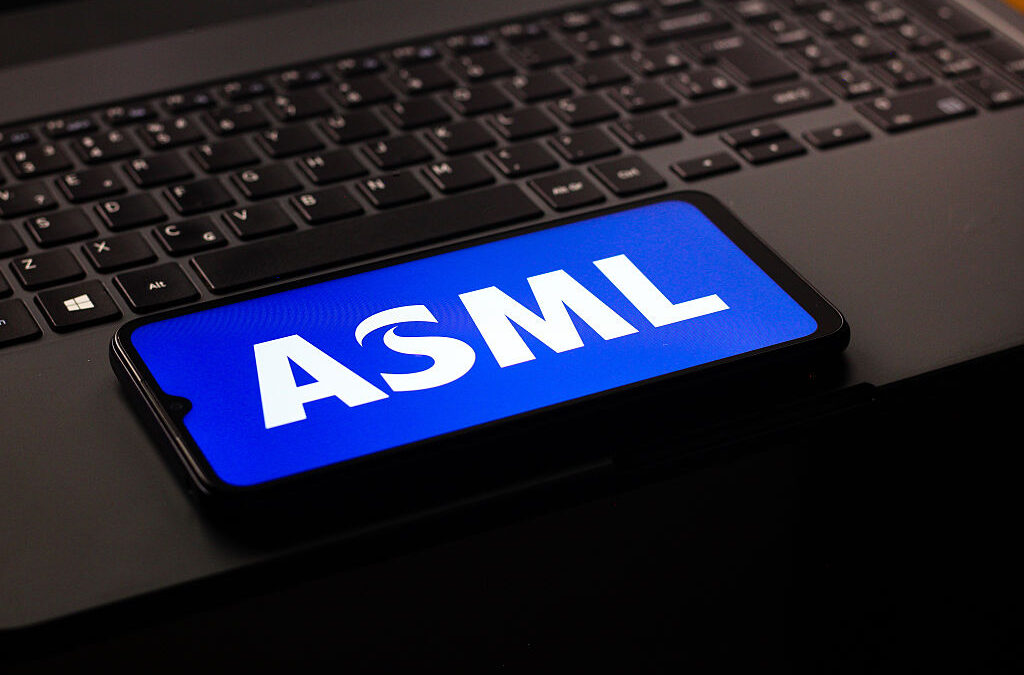 ASML Amplia Sua Dominância na Fabricação de Chips com Adoção de Tecnologia High NA