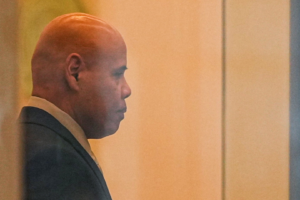 Christian Castro, de 52 anos, é acusado de ter apresentado uma versão falsa sobre o confronto que terminou com Julio Sosa-Celis, venezuelano de 24 anos, baleado na perna em janeiro